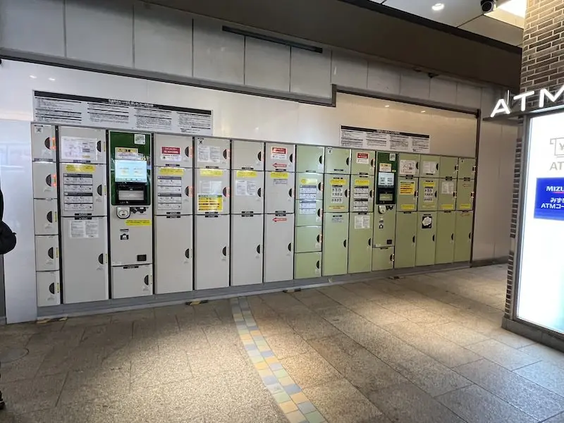 JR 五反田站东口检票口外的投币式储物柜