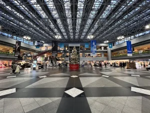 国内航线航站楼内的中心广场