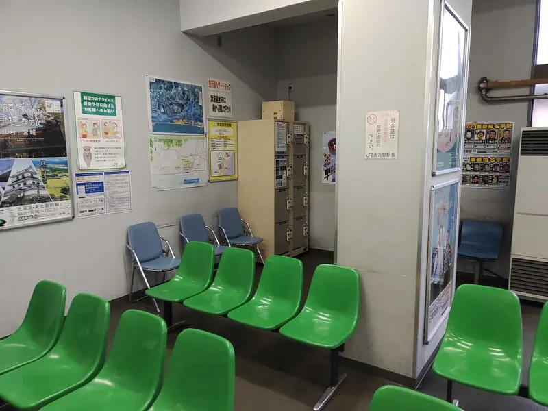 长万部车站的投币式储物柜