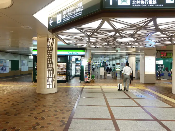 Shin-Kobe Station coinlocker 06