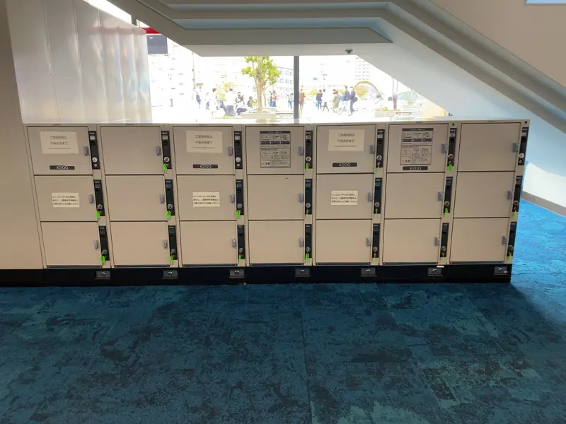 Coin lockers at 2nd floor entrance building 03