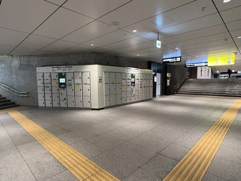 Coin lockers located next to the Traveler Assistance Center near the Marunouchi Underground North Exit