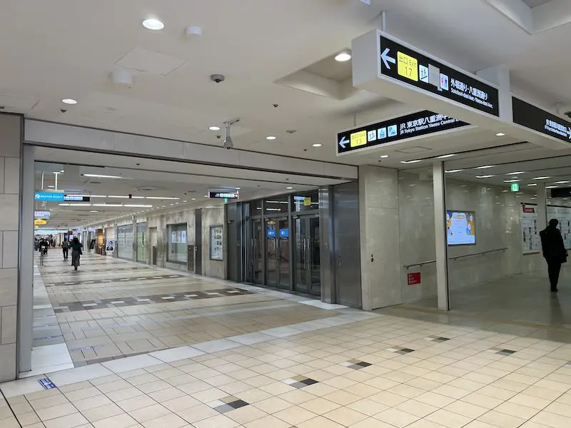 View from north corridor to corridor with coin lockers