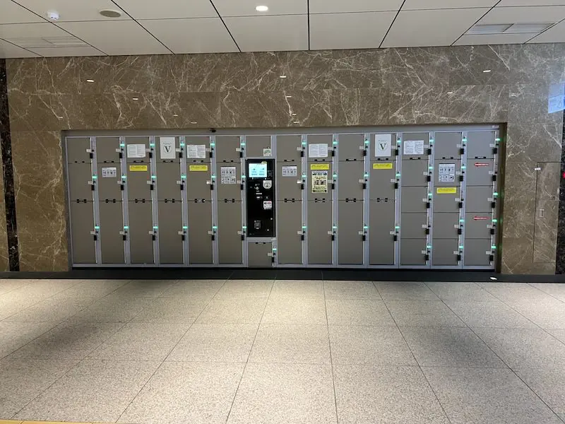 【Inside ticket gates】 [V] Coin Lockers in the Marunouchi Underground North Exit Passage