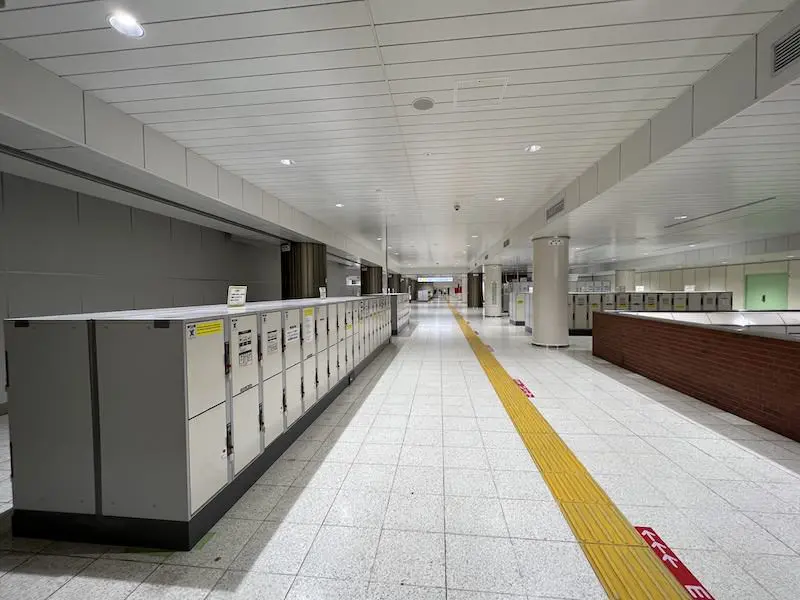 【Inside ticket gates】Coin lockers in the Sobu Line underground concourse on the 4th basement floor