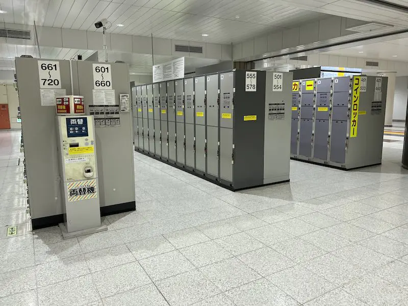 Currency exchange machines are also installed.