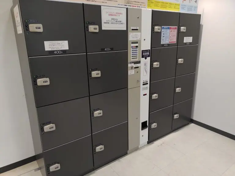 Coin Lockers at South Exit (East Side) 02