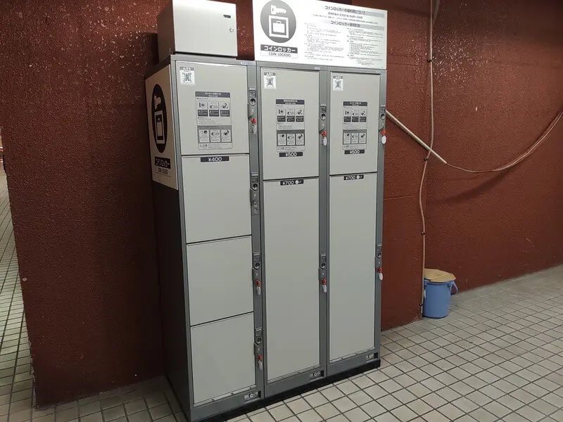 Coin-operated lockers located near restroom entrances 02