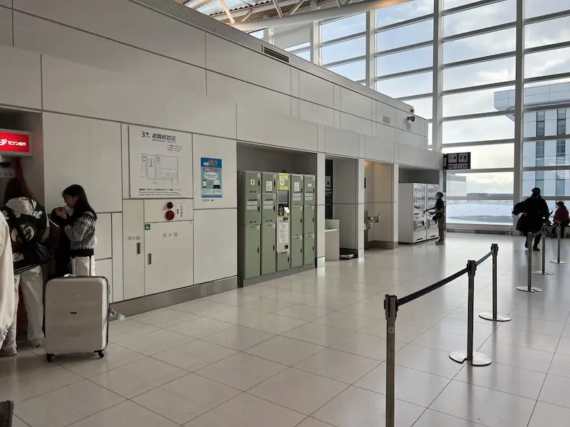 Coin-operated lockers are also located in front of Counter B.