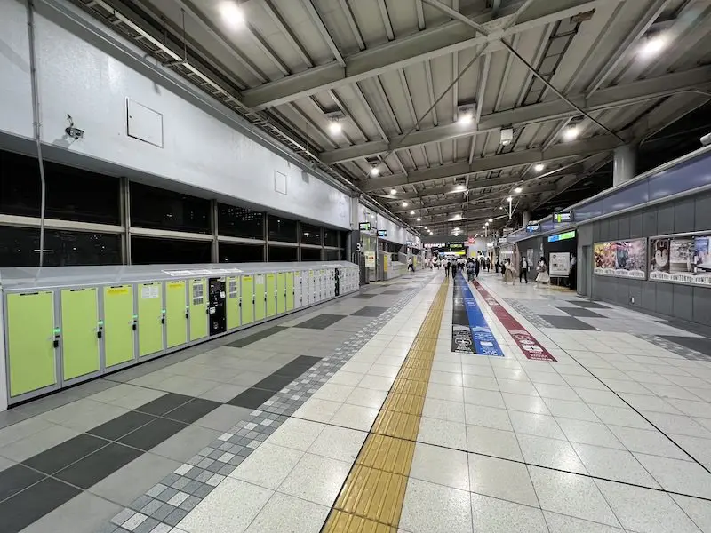 Passageway connecting each platform in the north ticket gate