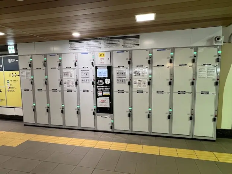 【Inside ticket gates】 Coin lockers in the underground passageway [B3].