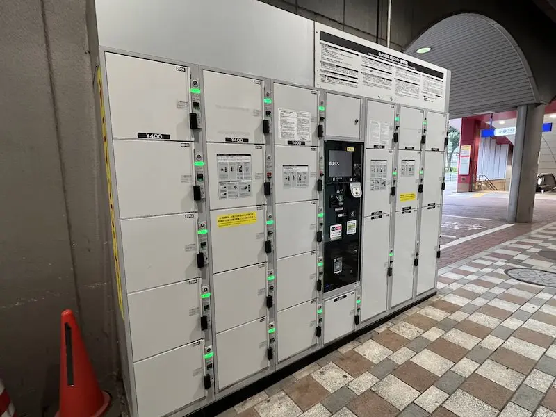 【Outside the ticket gates】Coin lockers in front of the Shinagawa-ku Oimachi Service Corner on the 1st floor of JR Oimachi Station