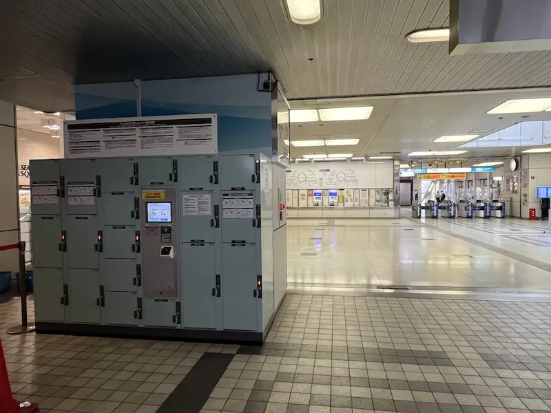 Coin lockers at Tokyo Monorail Tennozu Isle Station can be moved flat from the central exit ticket gate
