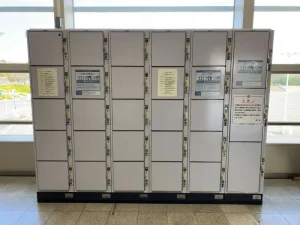 공원 동쪽 출구 역의 코인 로커