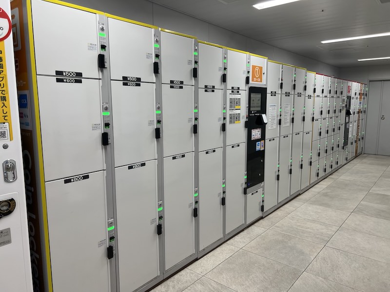 西口の交通系ICカード専用コインロッカー