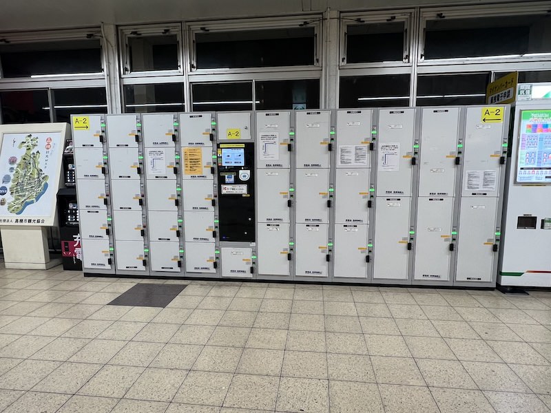 中央口改札出て右側にあるコインロッカー