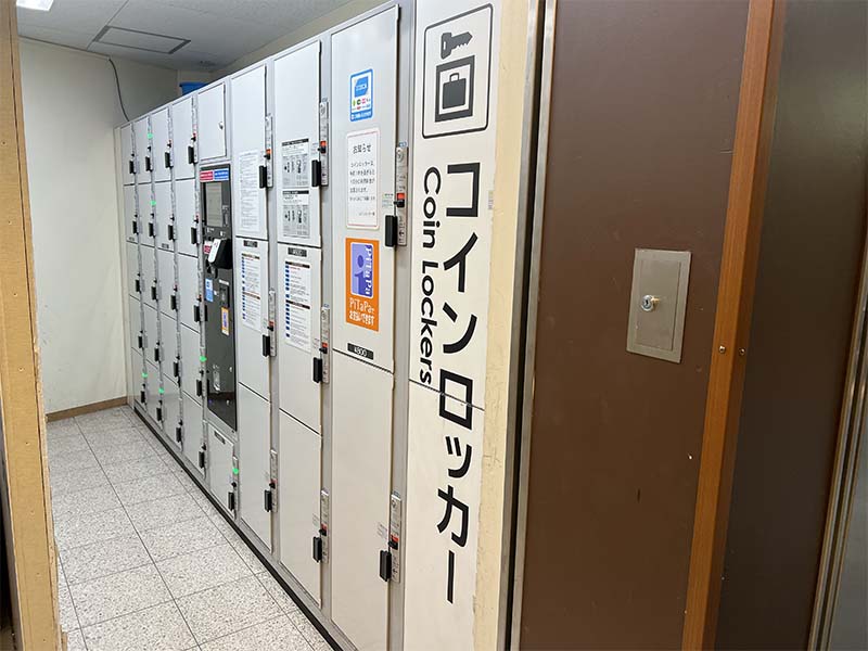 新大阪駅北改札のコインロッカー(2022年11月撮影・PiTaPa以外の交通系ICカードにも対応)