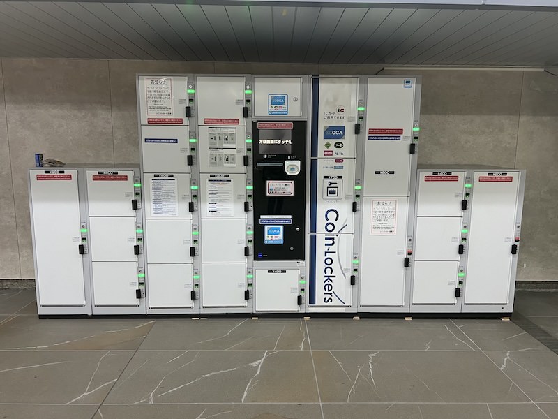 中央改札口付近のコインロッカー
