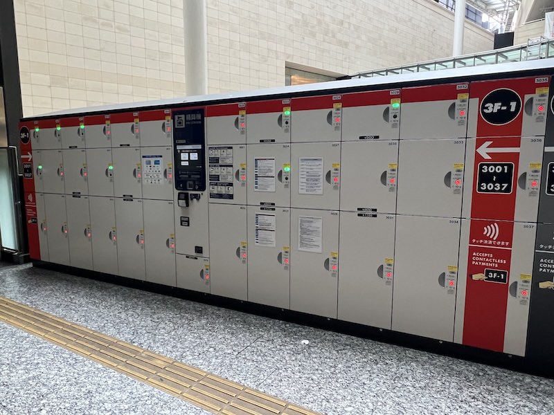 3階改札外：スイスホテル南海大阪エントランス付近【3F-1】のコインロッカー