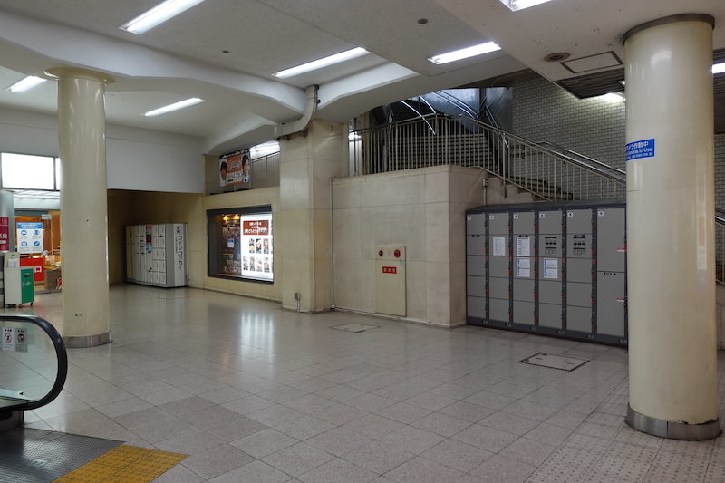 地下2階地下中央改札口近鉄百貨店前のコインロッカー