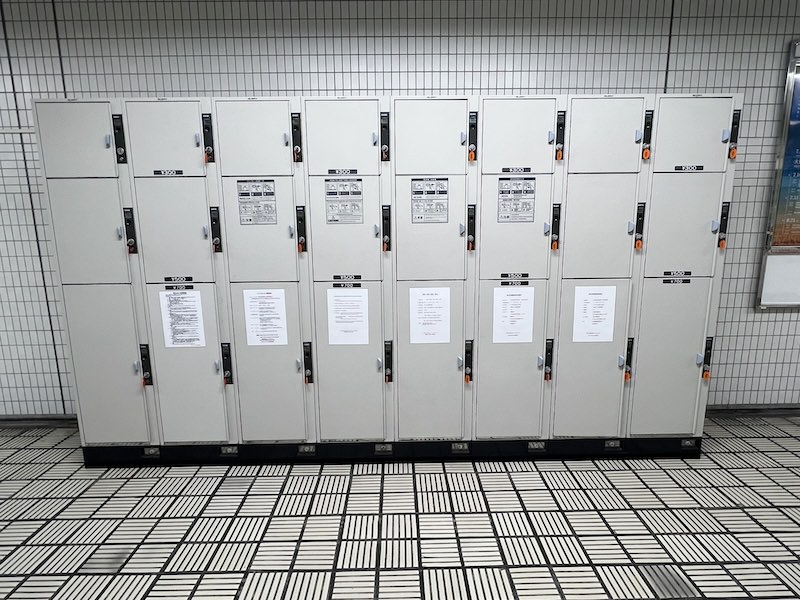 5号出入口通路内のコインロッカー