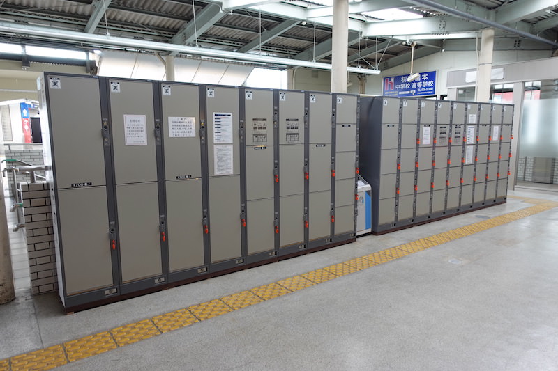 【改札内】地下連絡通路横のコインロッカー