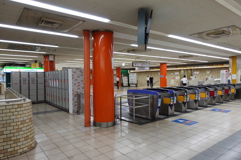 地下2階西改札口横にあるコインロッカー