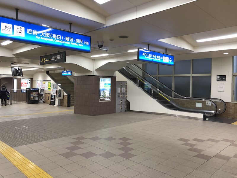 反対側にもコインロッカーがある