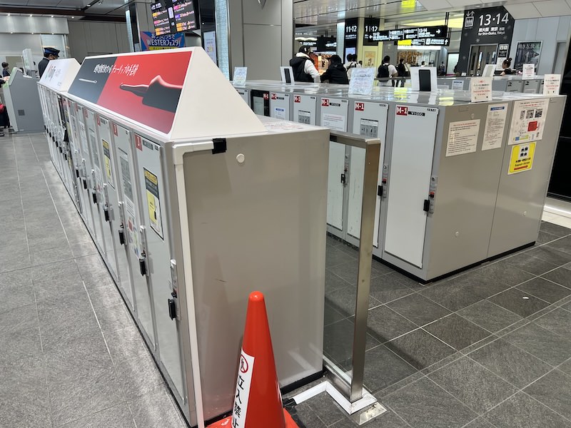 階新幹線改札口横のコインロッカー背後にできたコインロッカースペース