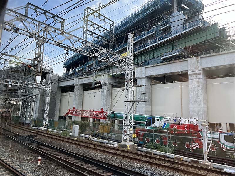 高架工事中の淡路駅