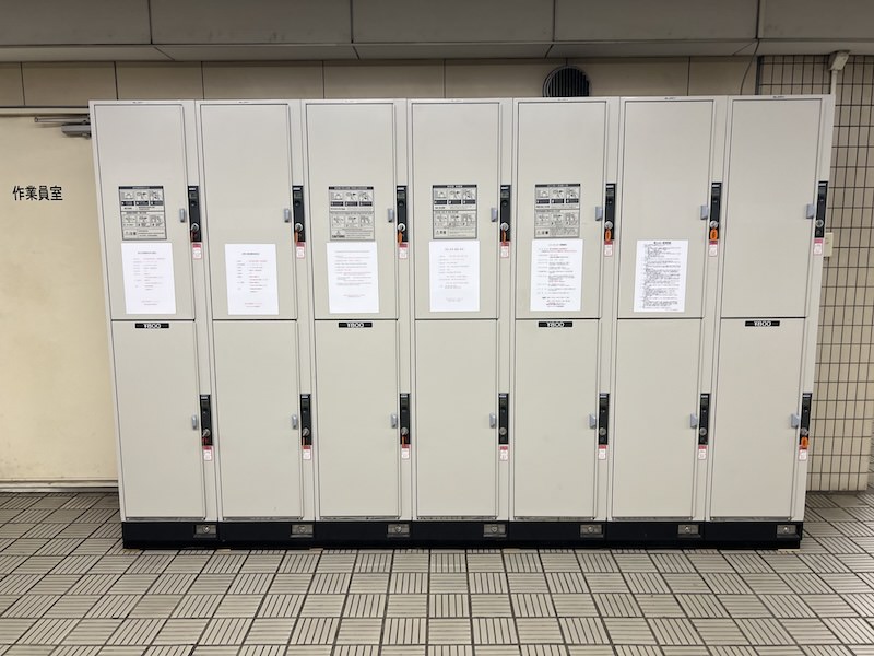 南改札外3号・4号出入口通路内のコインロッカー
