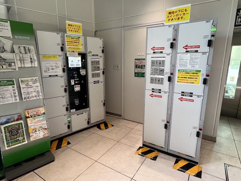 改札外2階表参道改札東口エレベーター付近のコインロッカー