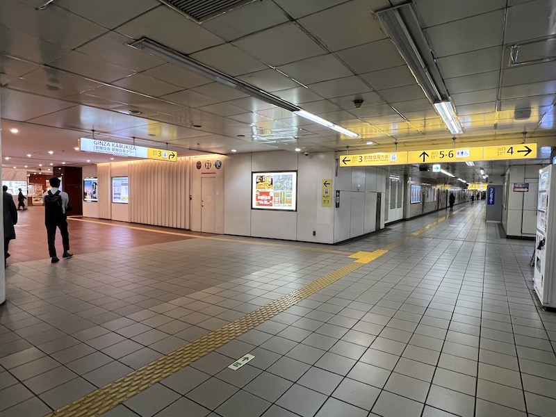 歌舞伎座とつながる3番出入口