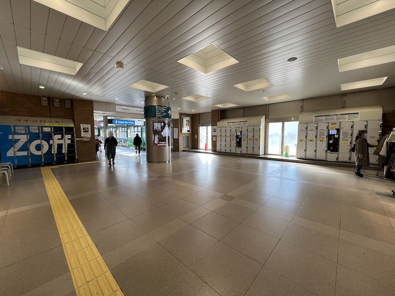 【改札外】2階東口改札外のコインロッカー