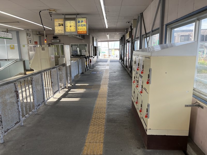 コインロッカー側から北改札を見る