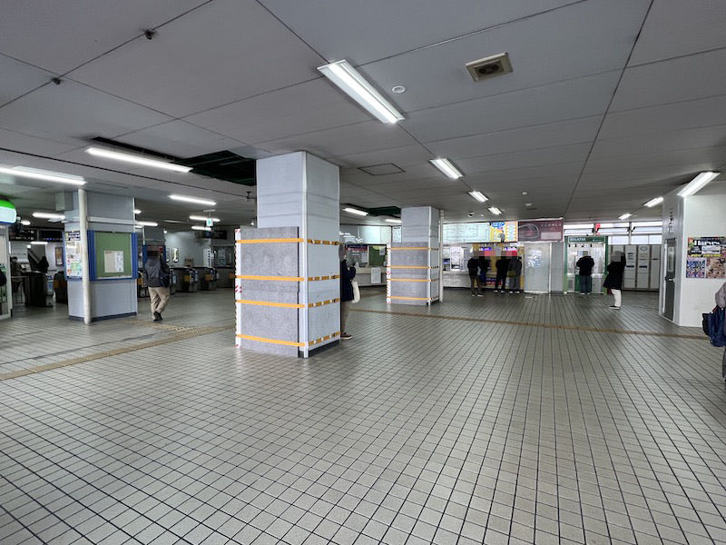 コインロッカーと中央改札との位置関係