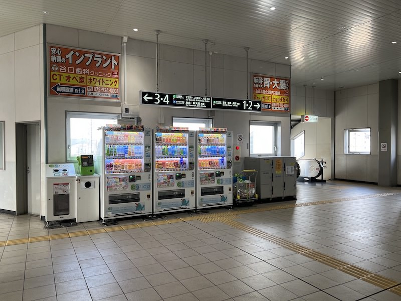 改札内に設置されているコインロッカー