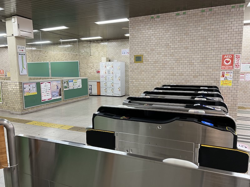 改札から見たコインロッカー