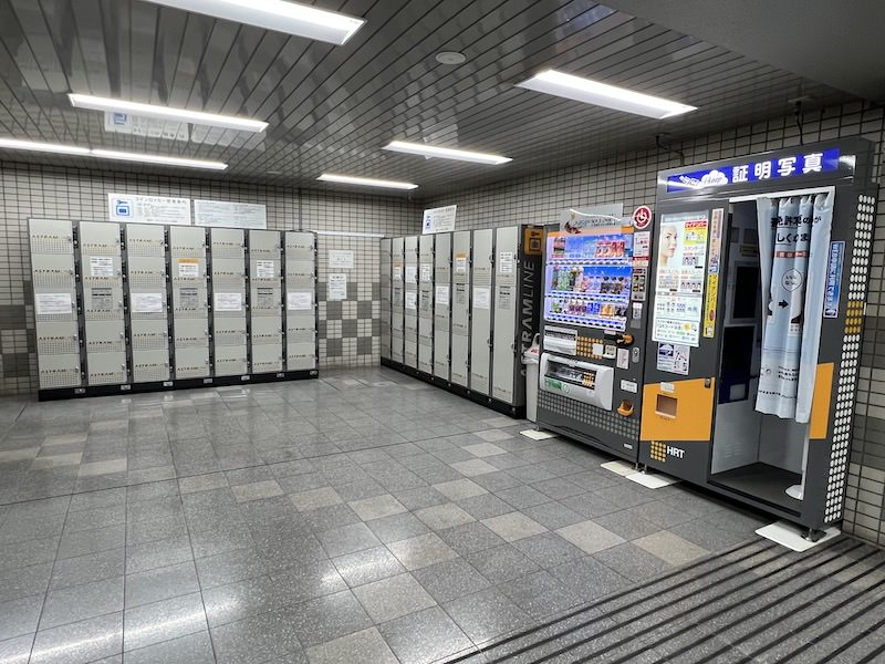 2台のコインロッカーが設置されている