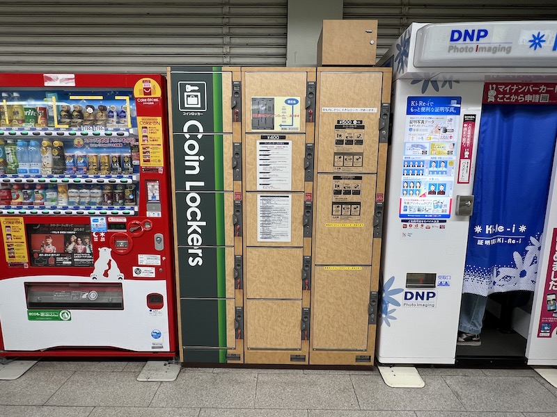 六甲ライナー住吉駅改札外のコインロッカー