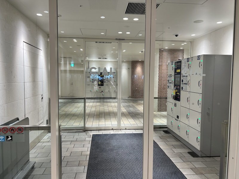 CIAL横浜地下1階のコインロッカー(店の外から撮影)