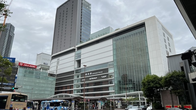 CIAL・NEWoManが入るJR横浜タワー