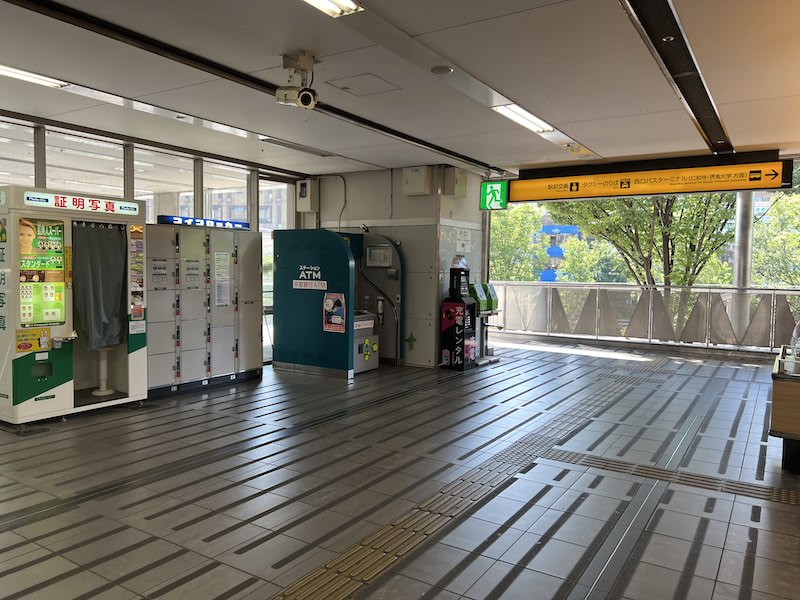 南改札の外に設置されているコインロッカー