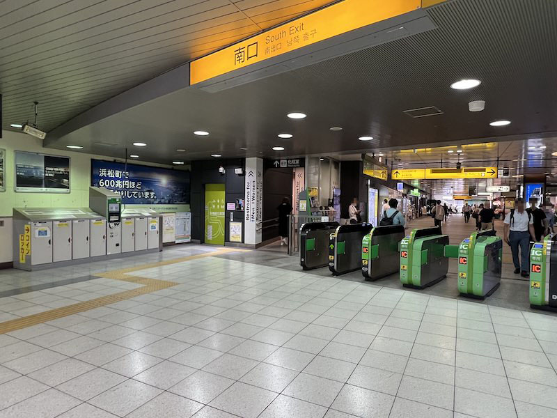 南口改札内改札真横にあるコインロッカー