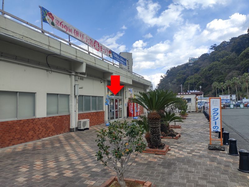 タクシーのりば側出入口