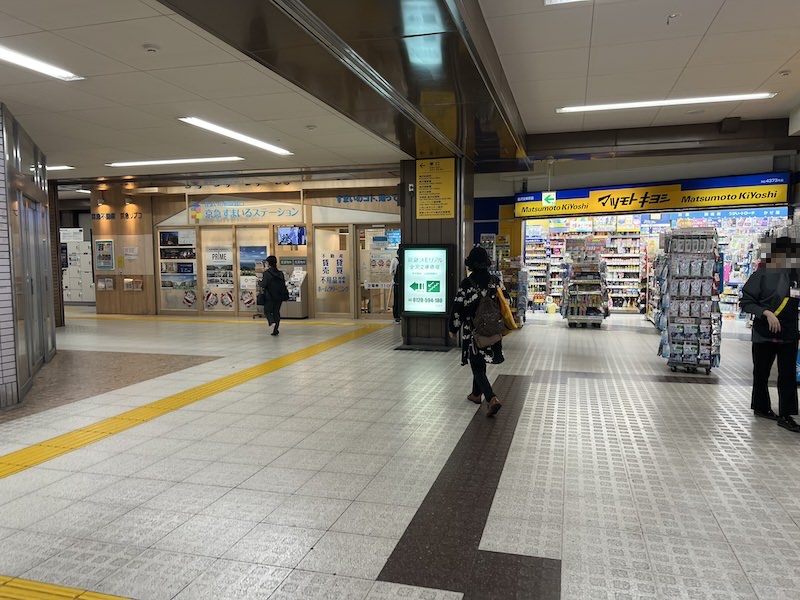 さらに通路を進む