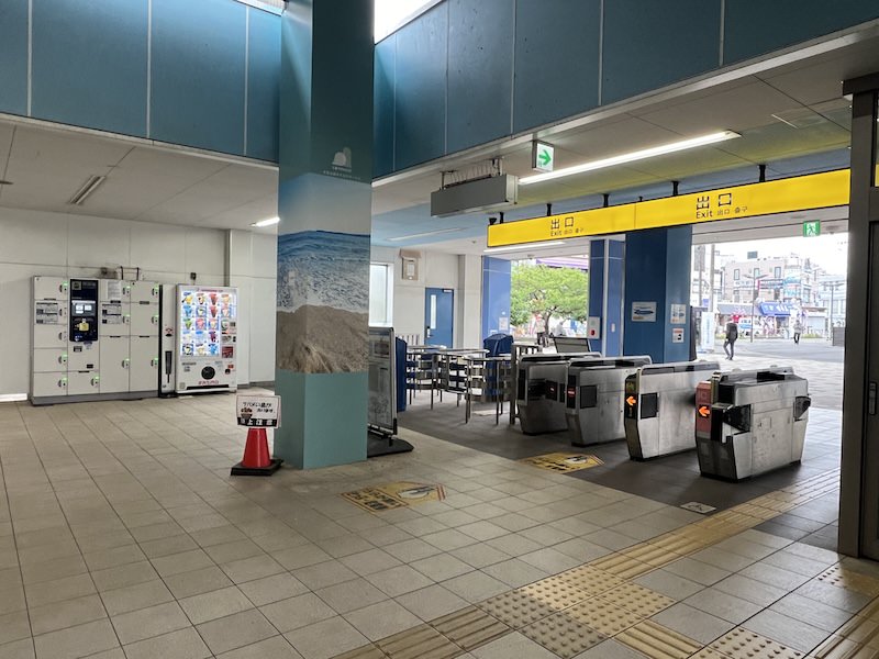 改札内改札横に設置されているコインロッカー