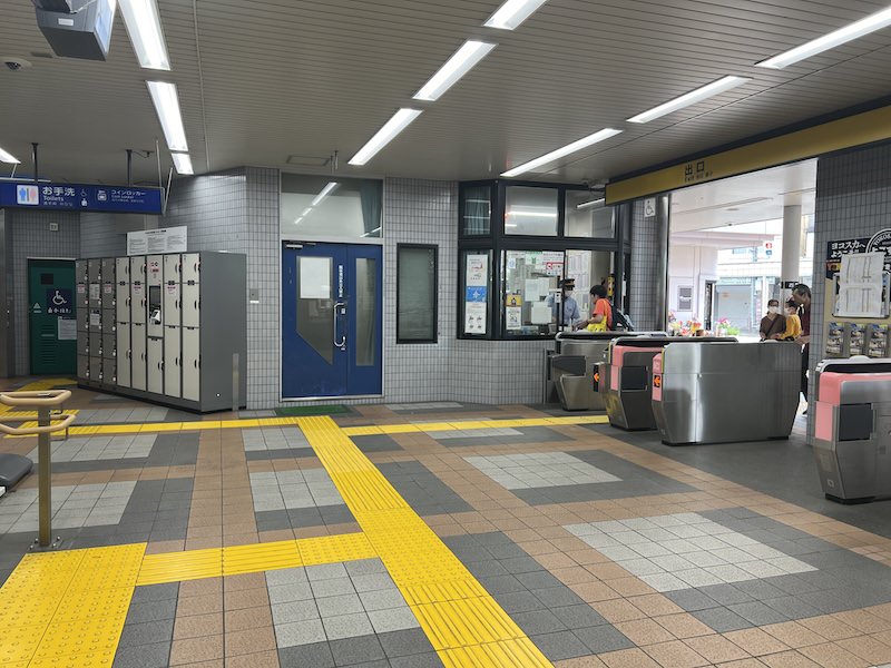 改札内に設置されているコインロッカー