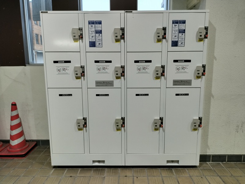 本塩釜駅トイレ入口付近のコインロッカー